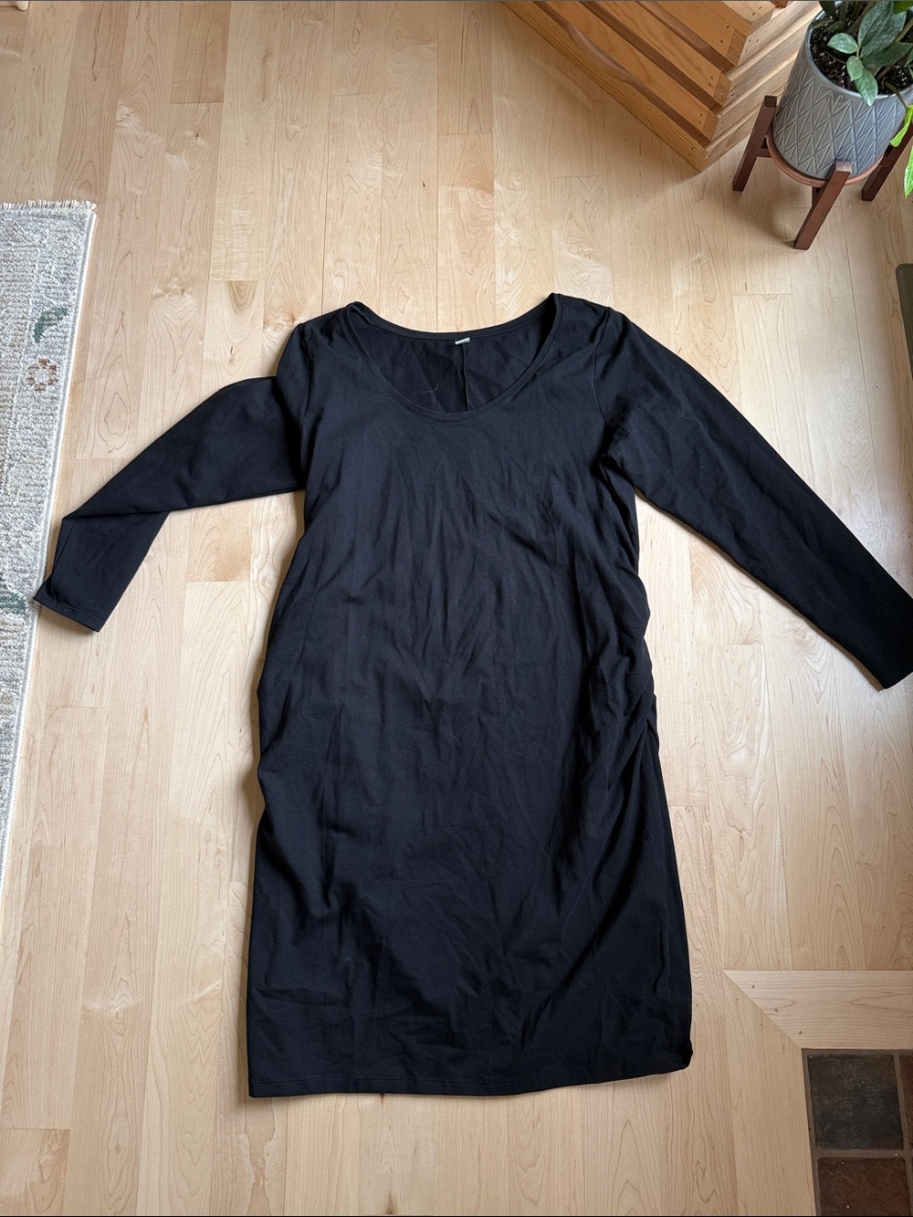 Old Navy Maternity Black Long Sleeve Scoop Neck Dress